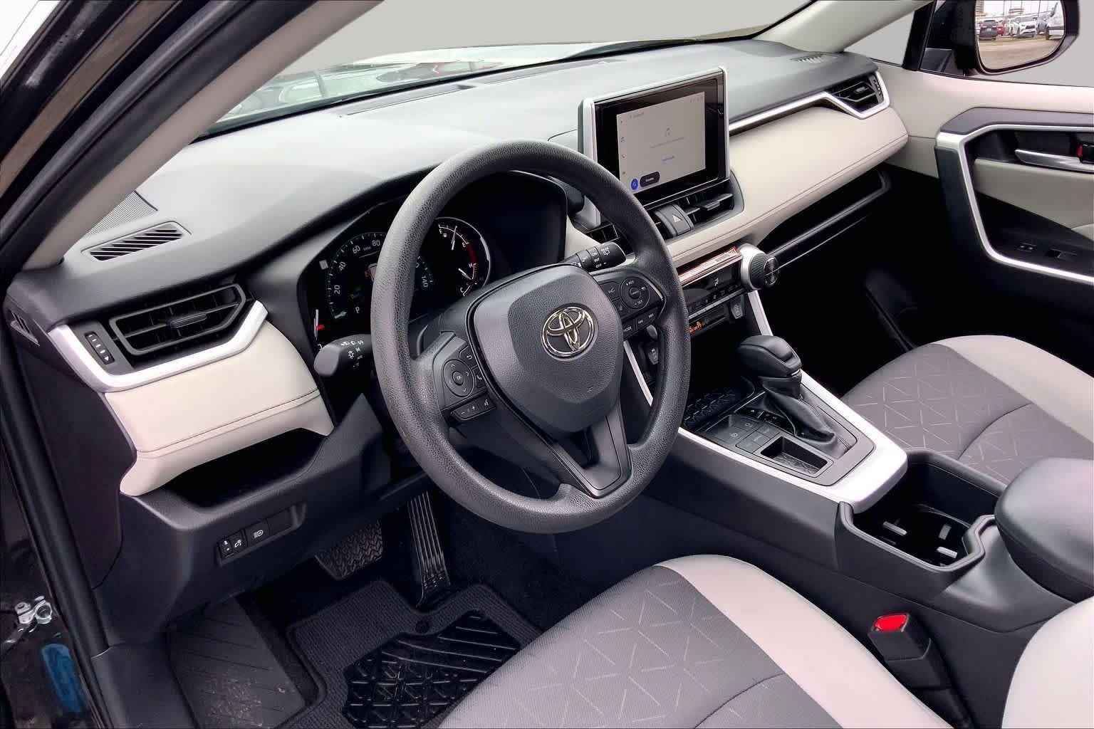 Used 2025 Midnight Black Metallic Toyota XLE image 17