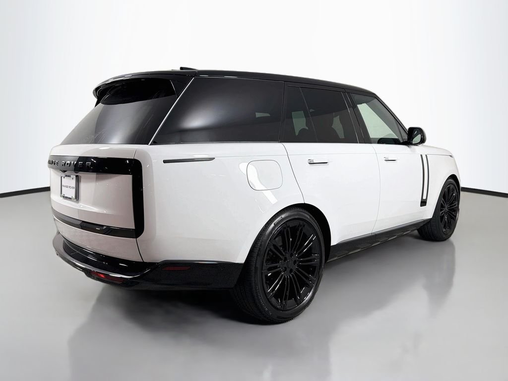New 2026 Fuji White Land Rover SE image 5