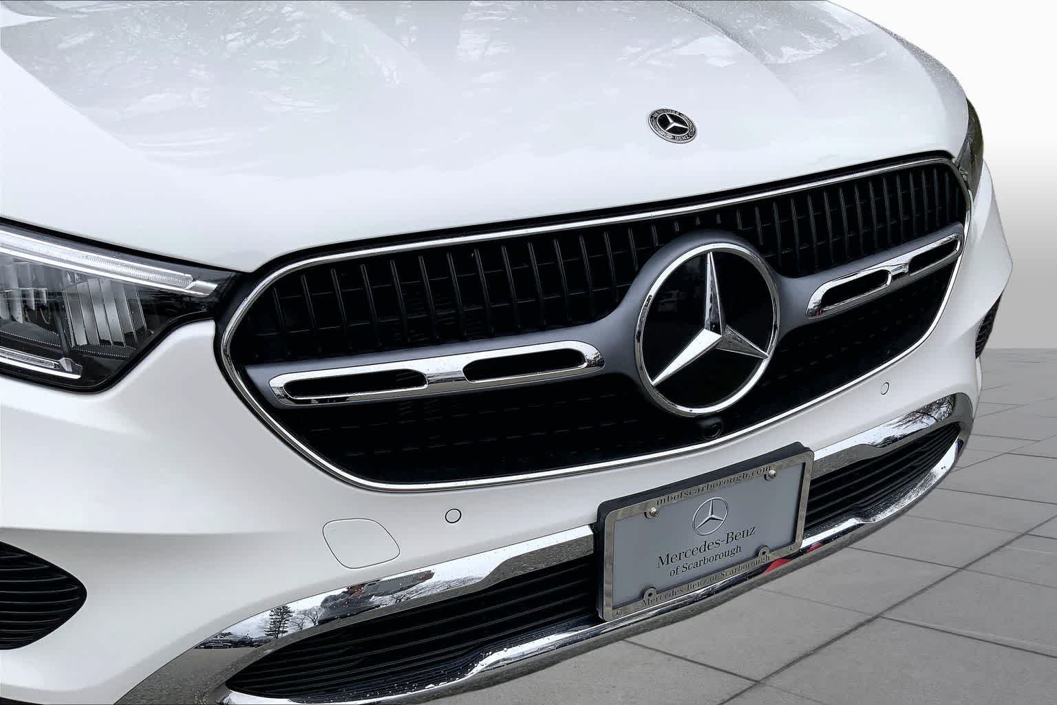 Certified Used 2025 Polar White Mercedes-Benz GLC 300 image 30