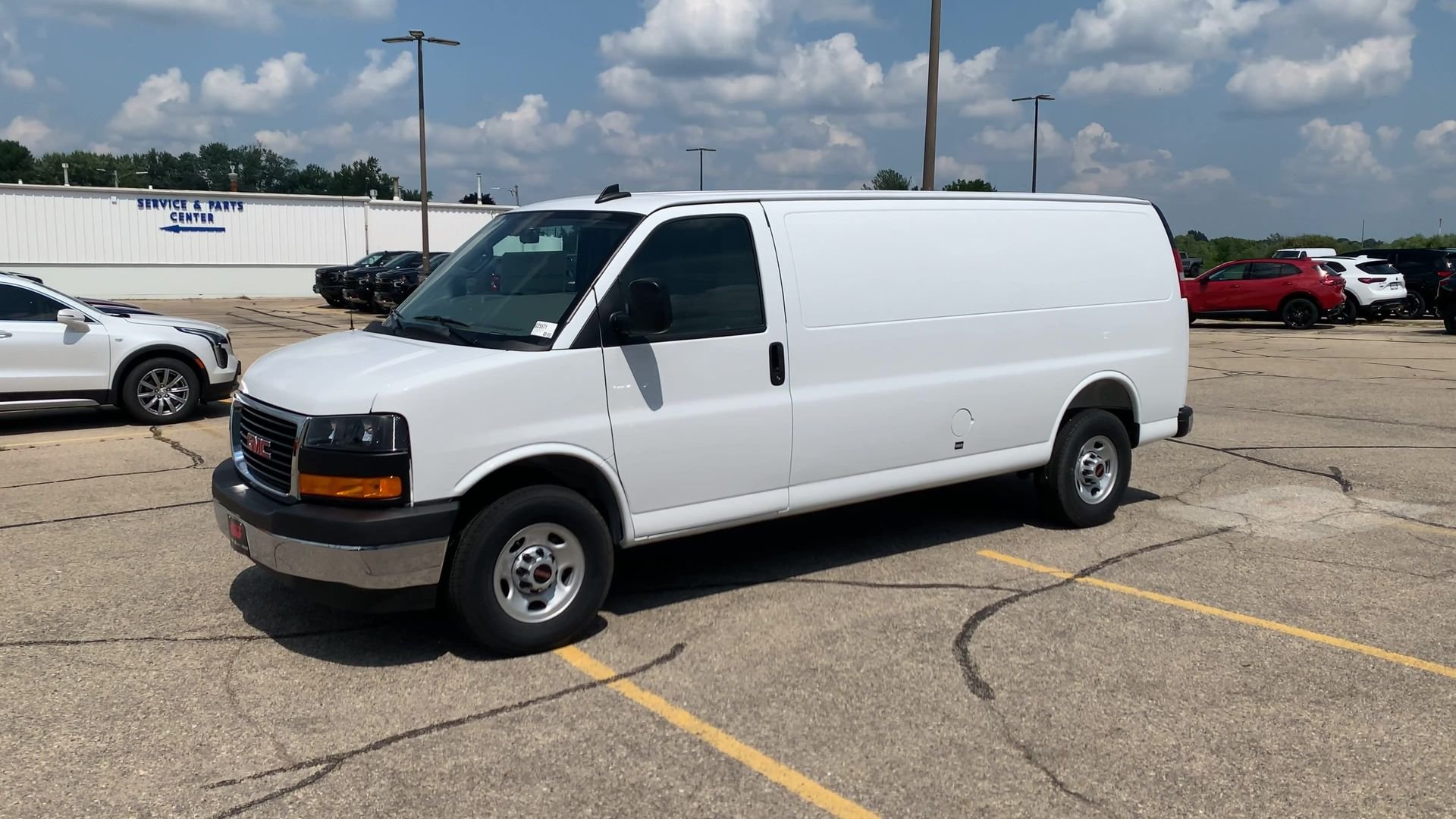 New 2025 Summit White GMC Work Van image 28