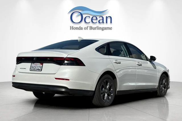 Certified Used 2023 Platinum White Pearl Honda EX image 4
