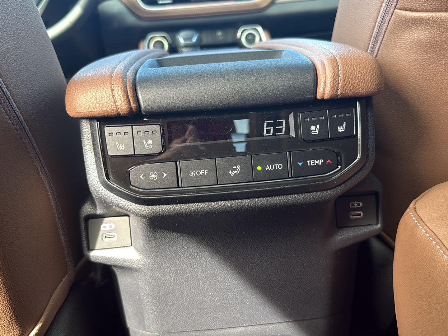 Used 2026 Wind Chill Pearl Toyota Platinum image 17