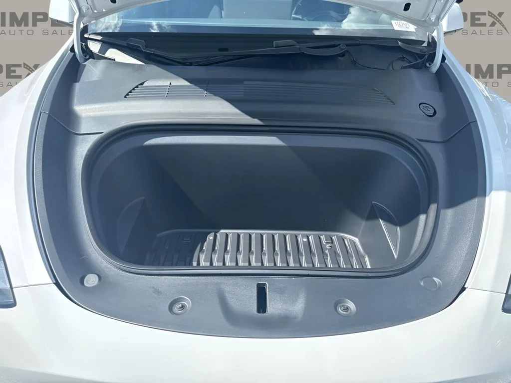 Used 2021 White Tesla Long Range image 21