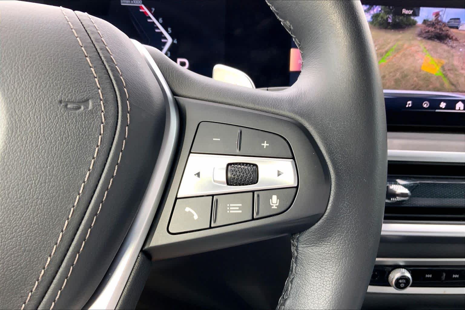Used 2025 Alpine White BMW sDrive40i image 25