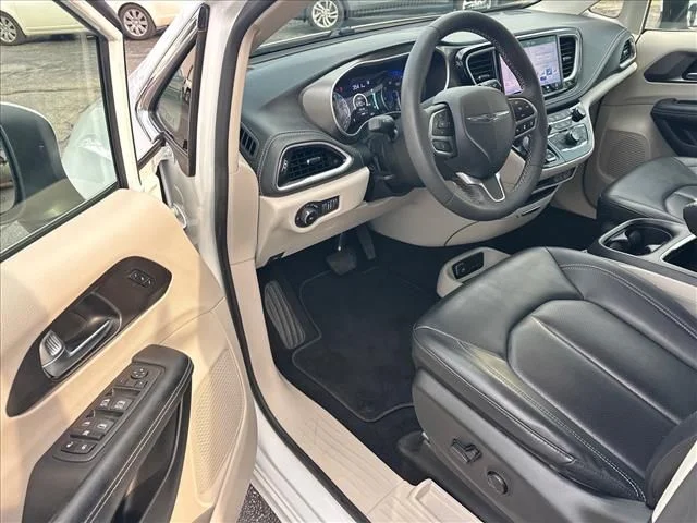 Used 2023 White Chrysler Touring L image 14