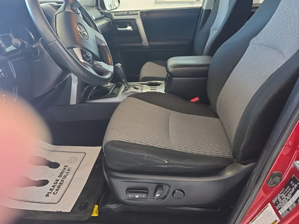 Used 2016 Barcelona Red Metallic Toyota SR5 image 9