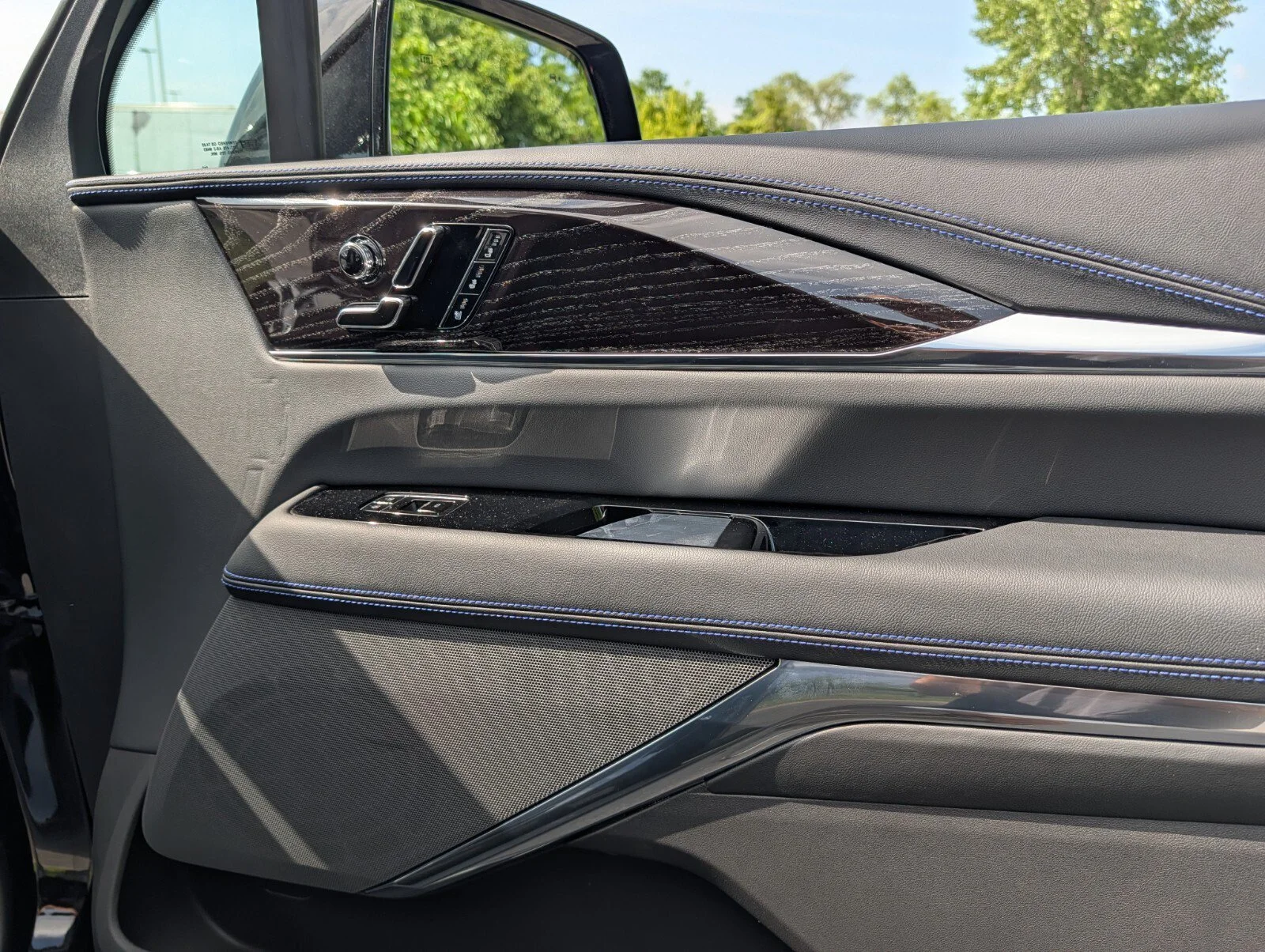 2026 Cadillac Escalade IQ Sport - Photo 34