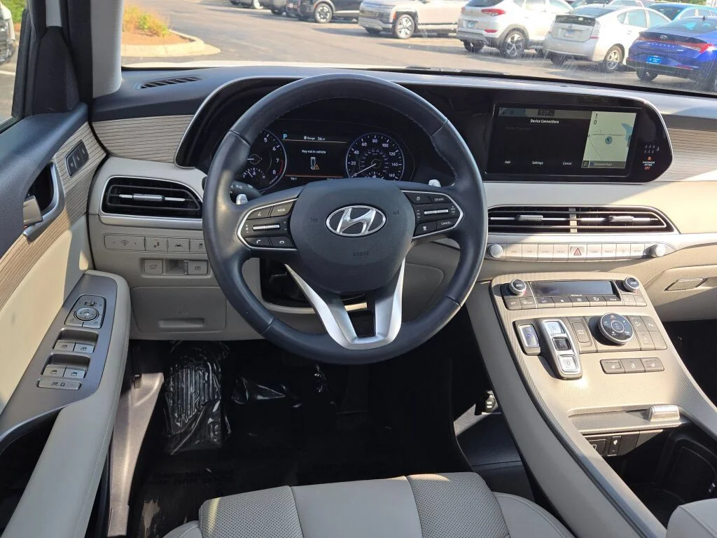 Used 2022 White Hyundai SEL image 16