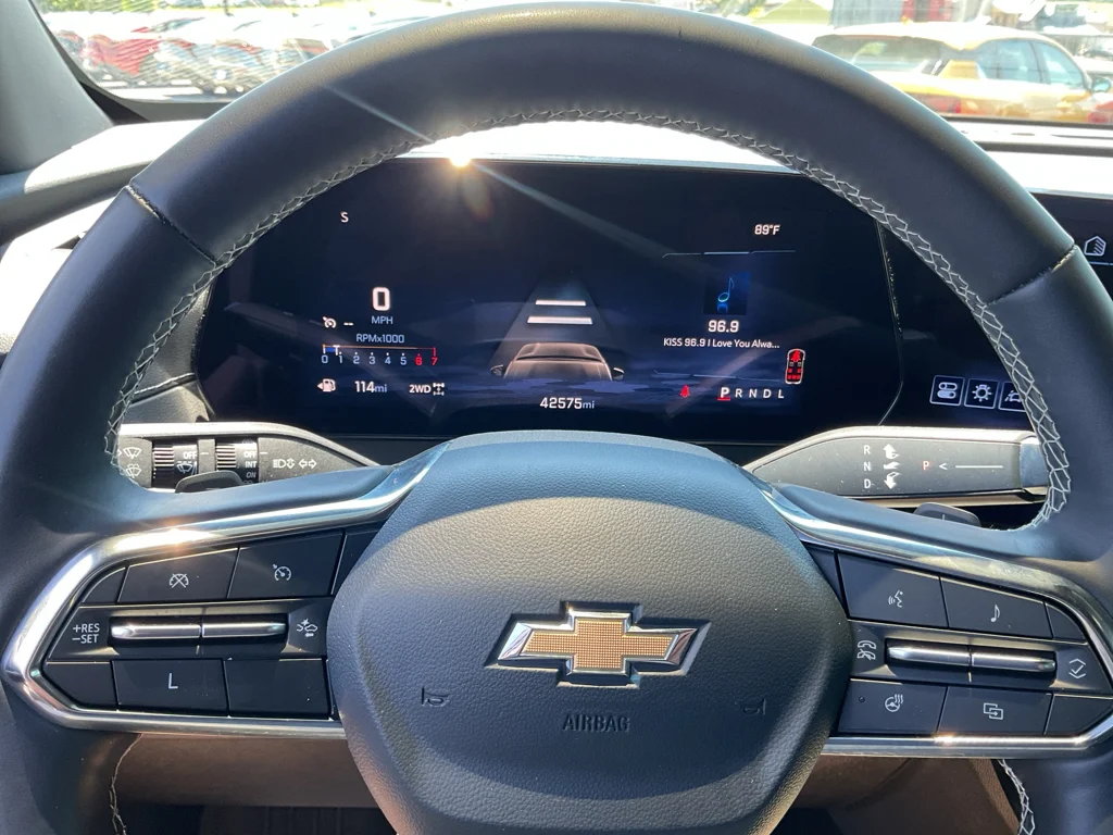 Used 2025 Mosaic Black Metallic Chevrolet AWD LT image 30