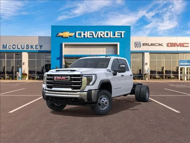 New 2025 Summit White GMC Pro image 8