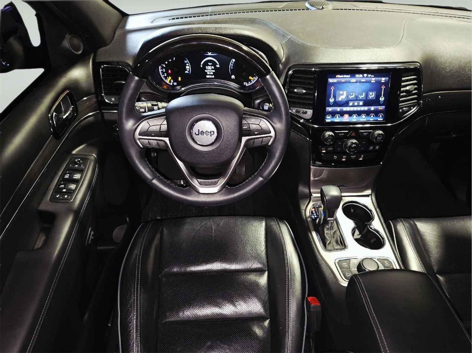 Used 2019 Diamond Black Crystal Pearlcoat Jeep Overland image 53
