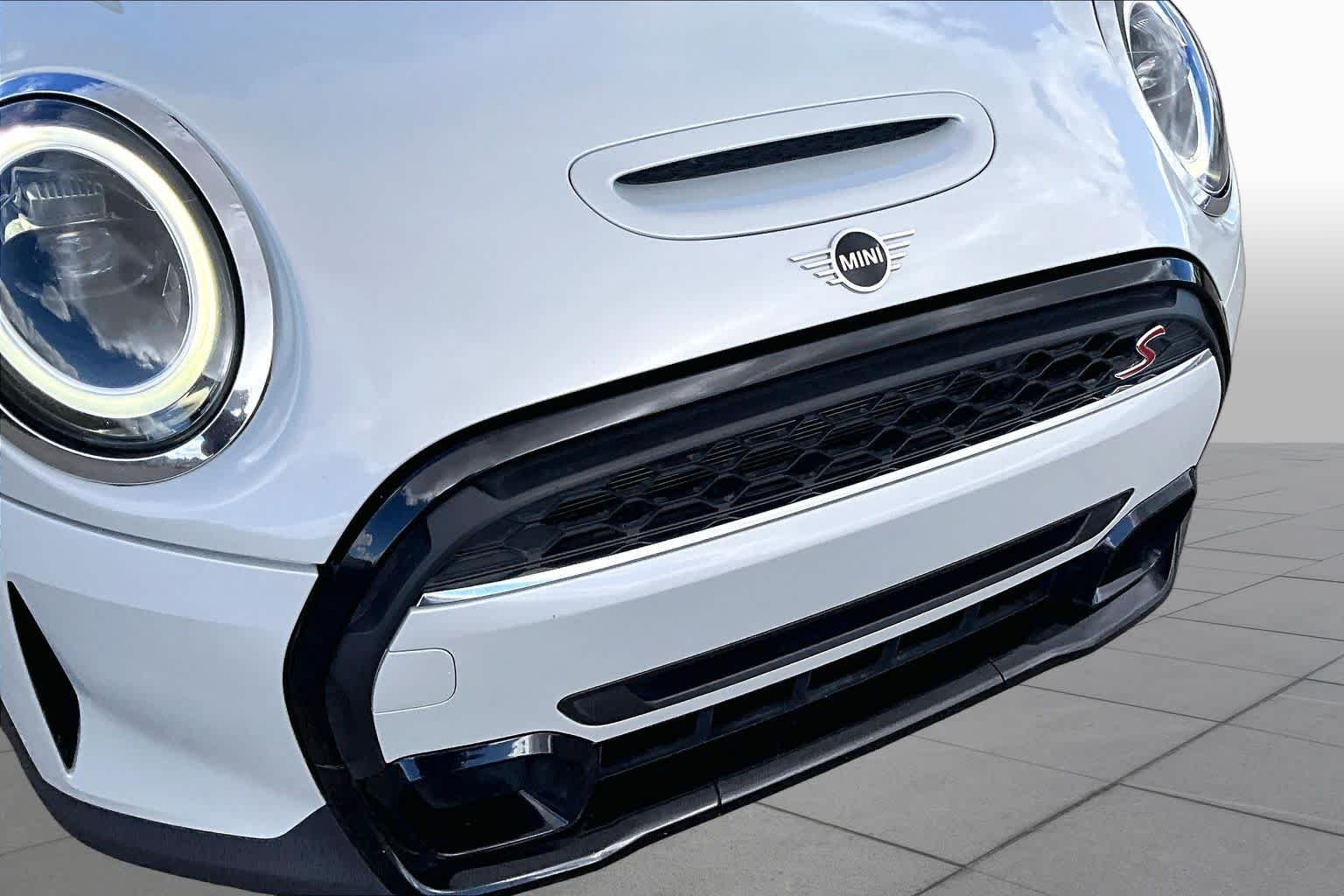 Used 2023 White Silver Metallic MINI Cooper S image 25