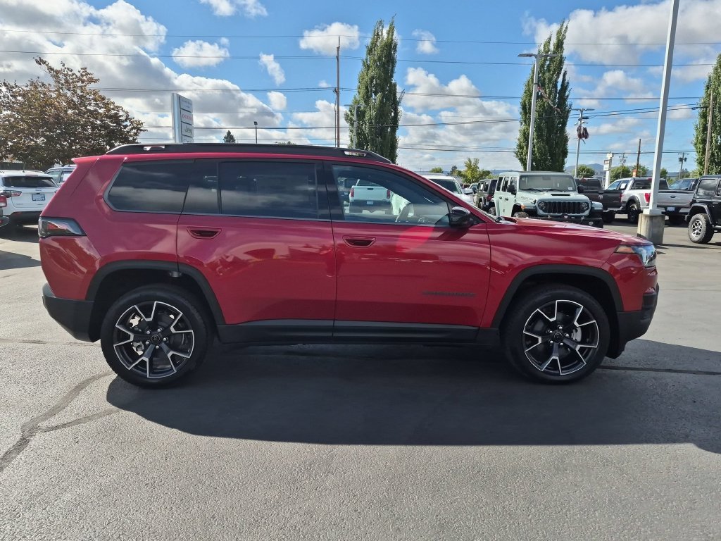 New 2026 Red Hot Pearl-Coat Exterior Paint Jeep Limited image 7
