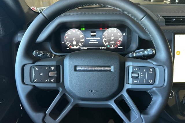 New 2026 Santorini Black Land Rover X-Dynamic SE image 23