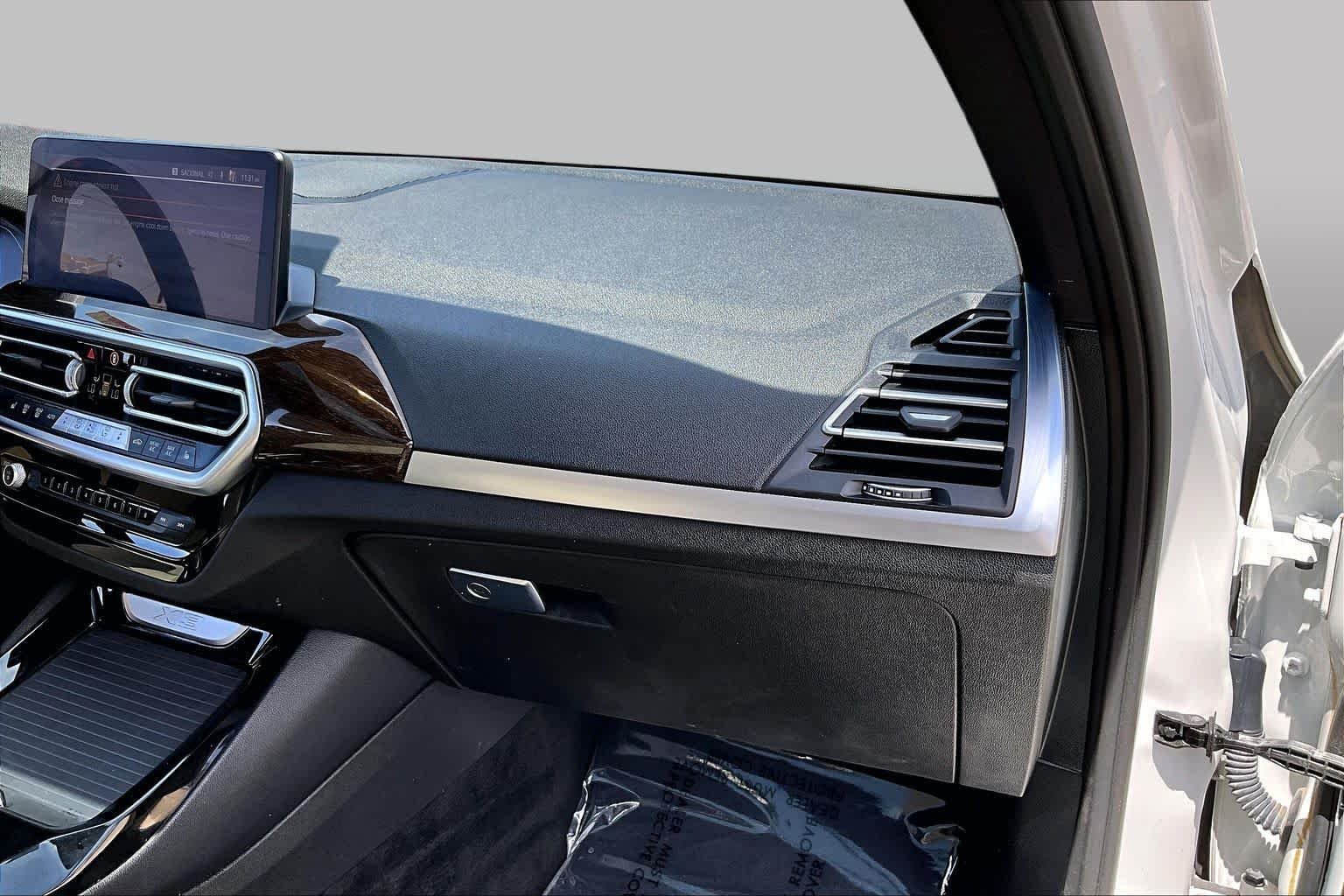 Used 2023 Alpine White BMW sDrive30i image 18