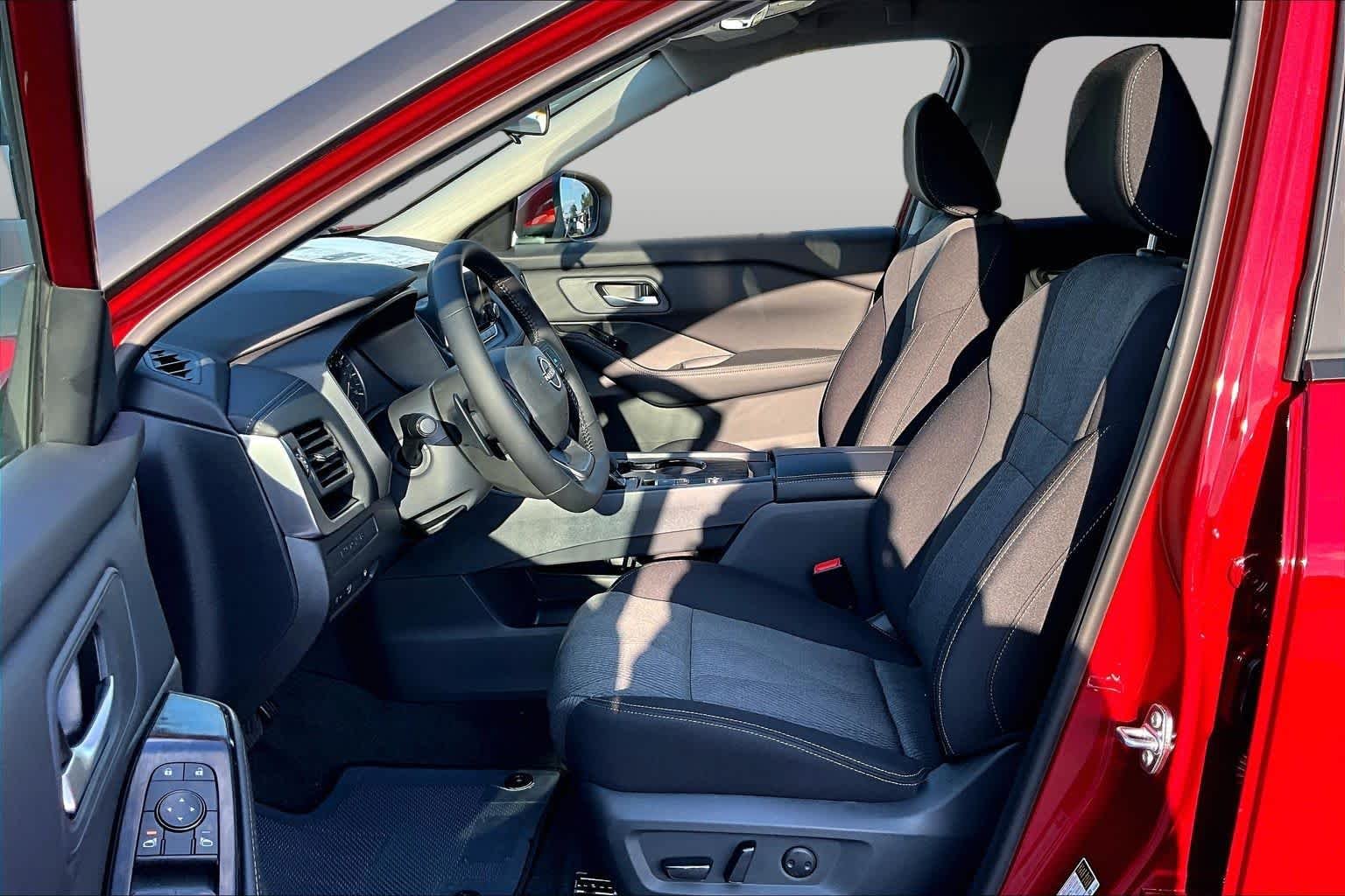 New 2027 Scarlet Ember Tintcoat Nissan SV image 9
