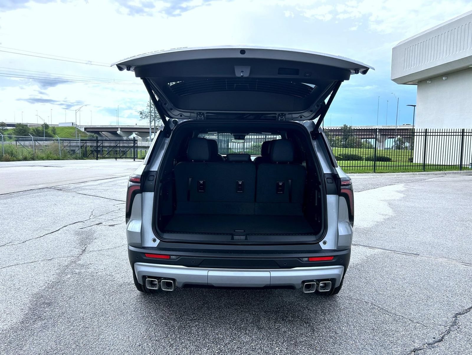 2027 Chevrolet Traverse LT - Photo 23