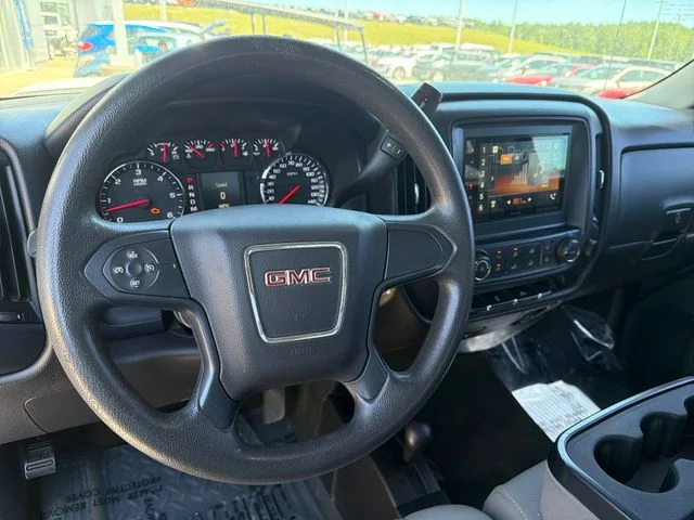 Used 2015 White GMC Base image 28
