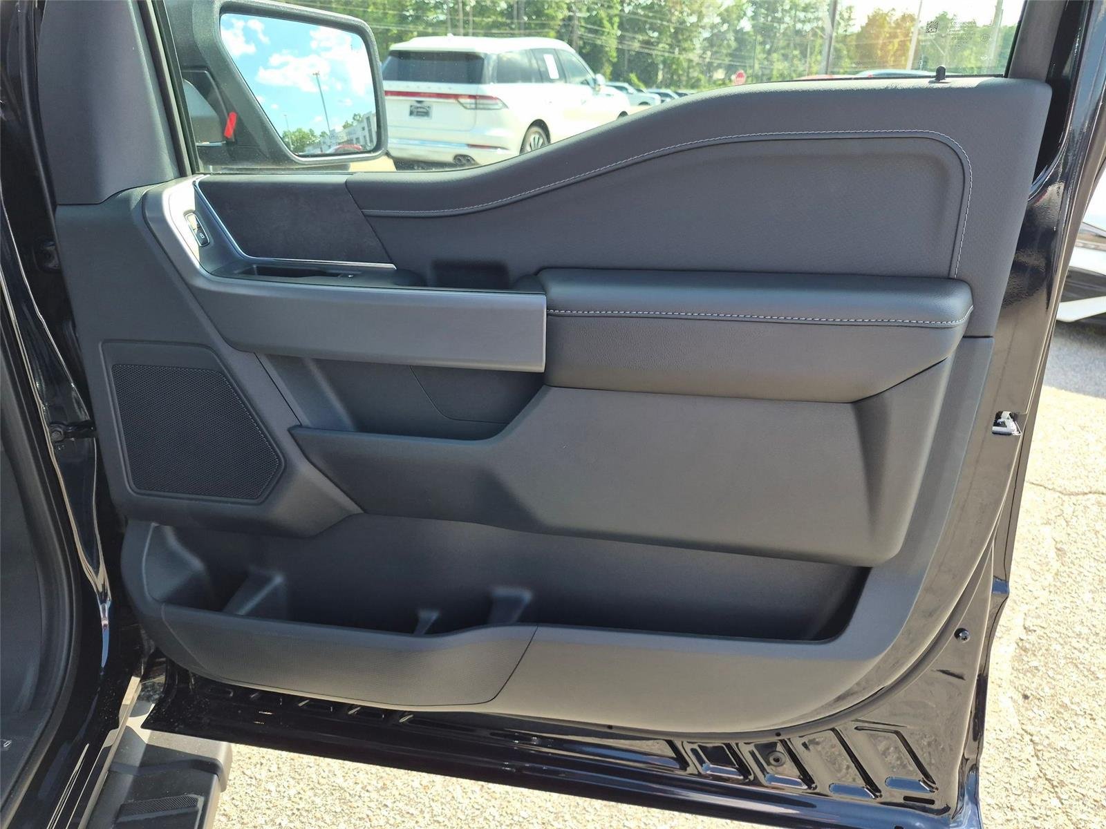 New 2026 Antimatter Blue Metallic Ford XLT image 30
