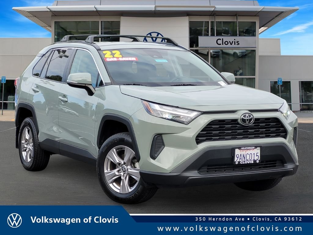 2022 Toyota RAV4 XLE FWD's photo