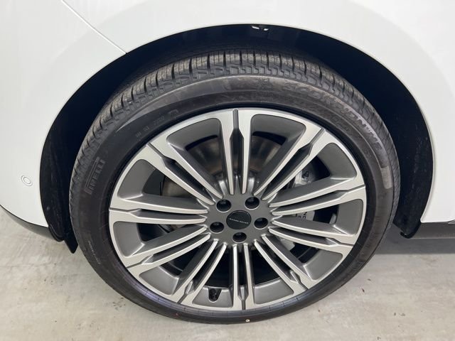 New 2026 Fuji White Land Rover SE image 27