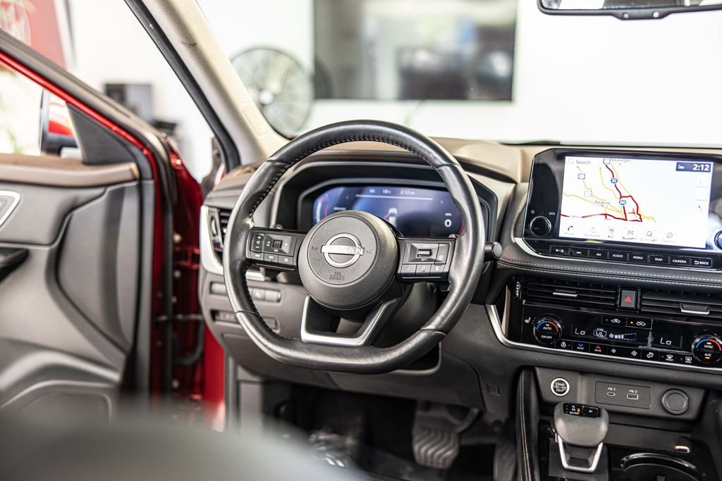Used 2023 Red Nissan Platinum image 37