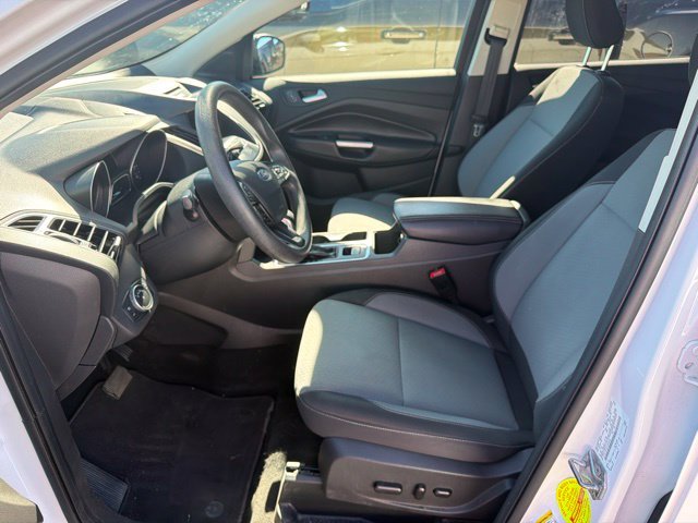 Used 2018 White Ford SE image 4