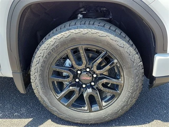 New 2025 Summit White GMC Elevation image 8