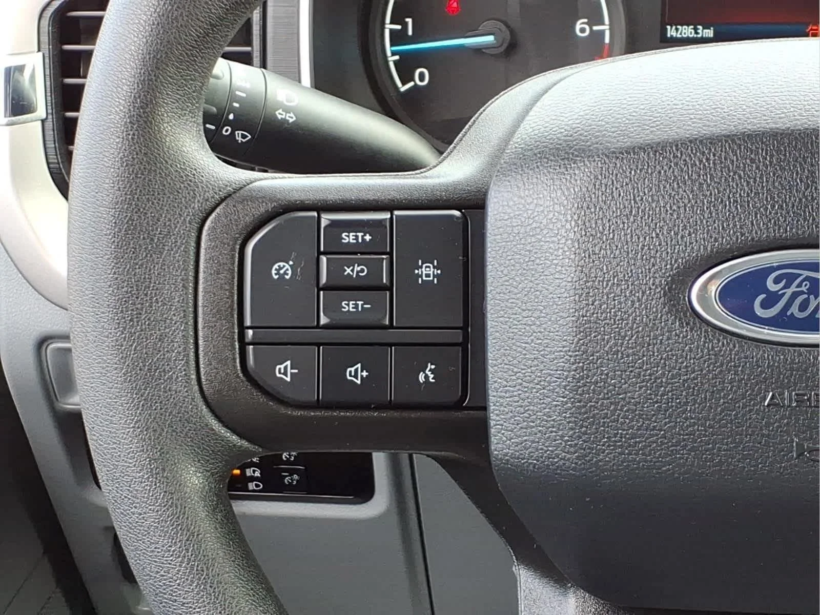Used 2023 Antimatter Blue Ford XLT image 22