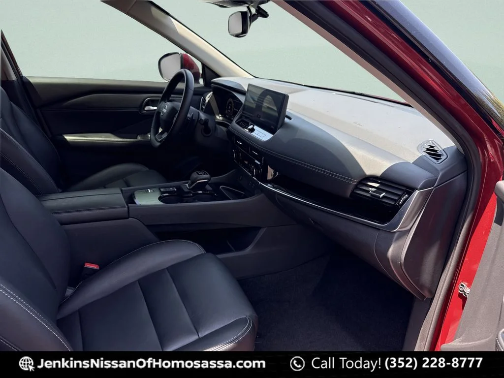 Used 2025 Red Nissan SL image 23