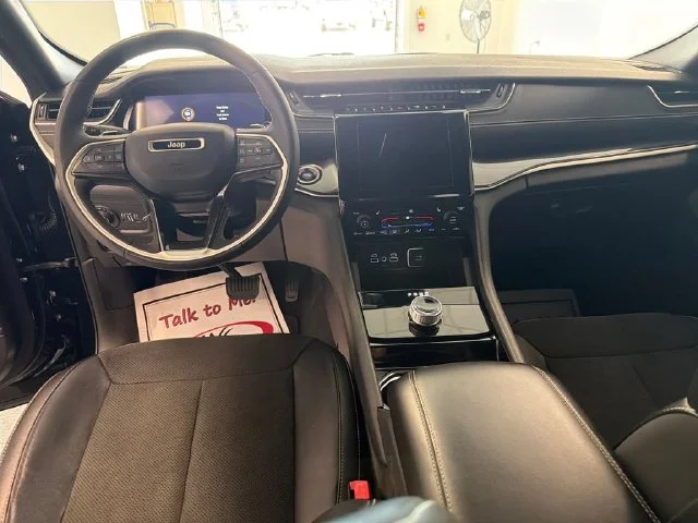 Used 2023 Black Jeep Altitude image 15