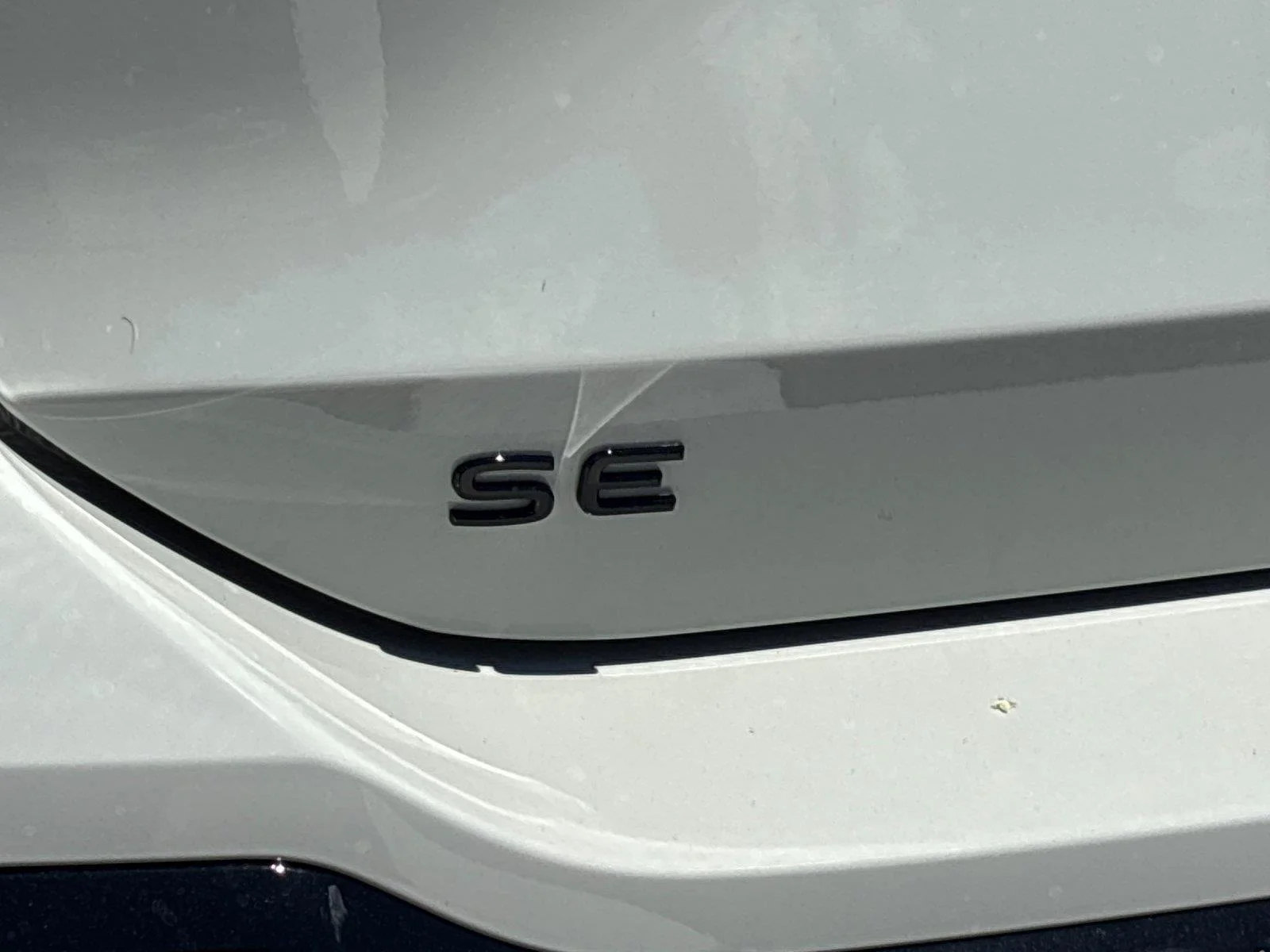 New 2026 sandstone with deep black roof Volkswagen SE R-Line Black image 11