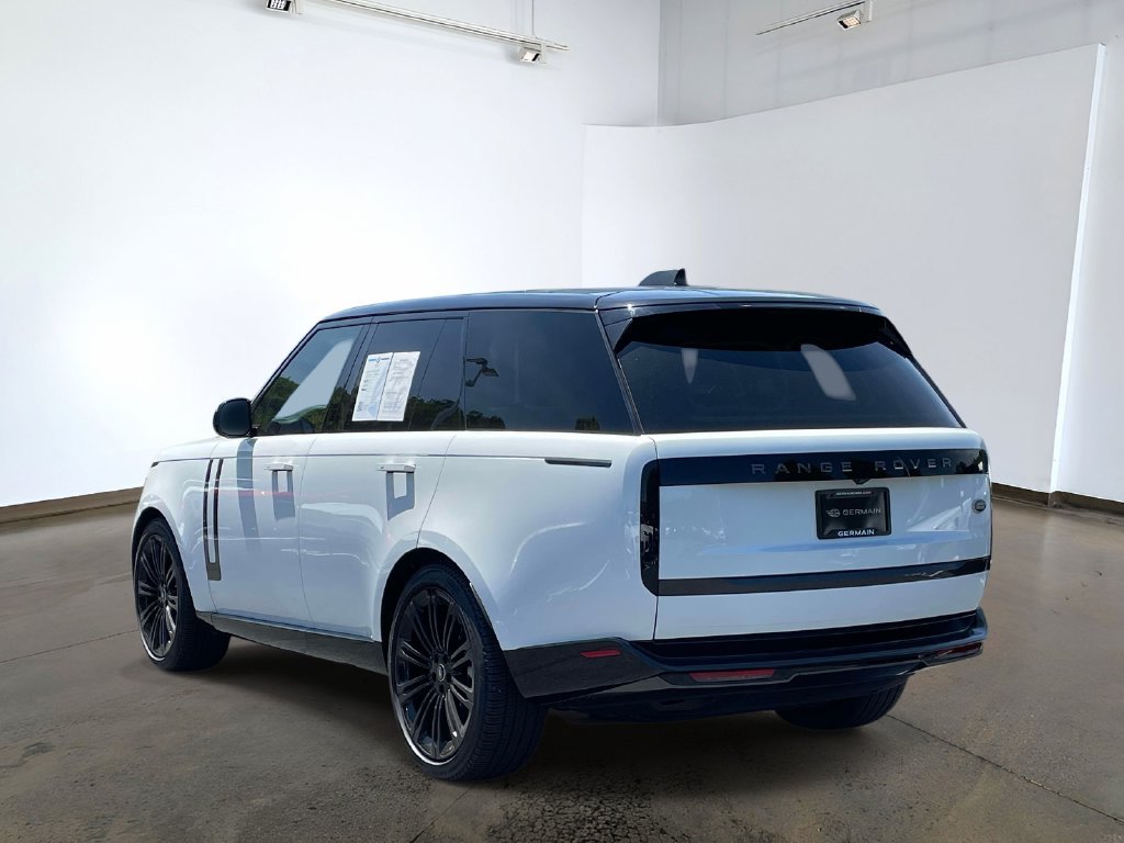 Used 2022 Fuji White Land Rover SE image 6