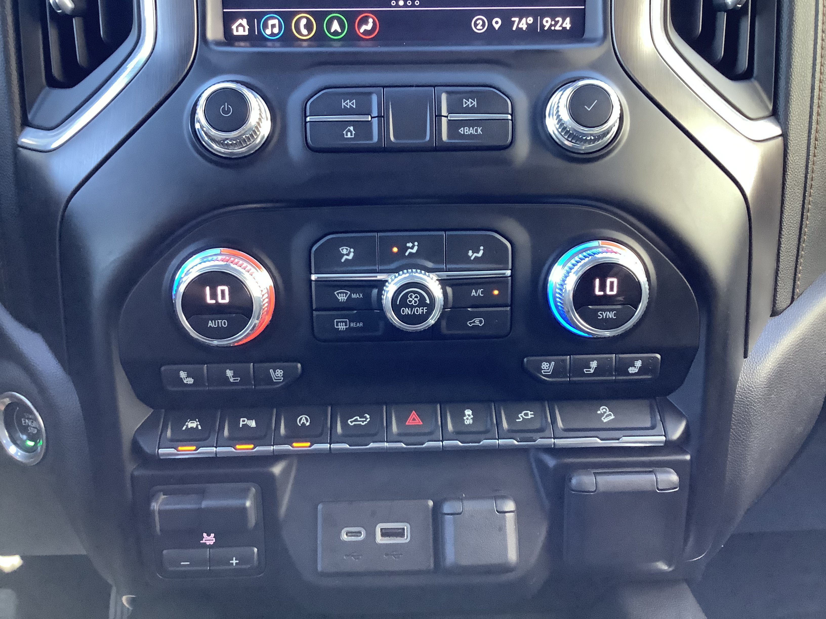 Used 2021 White GMC AT4 image 17