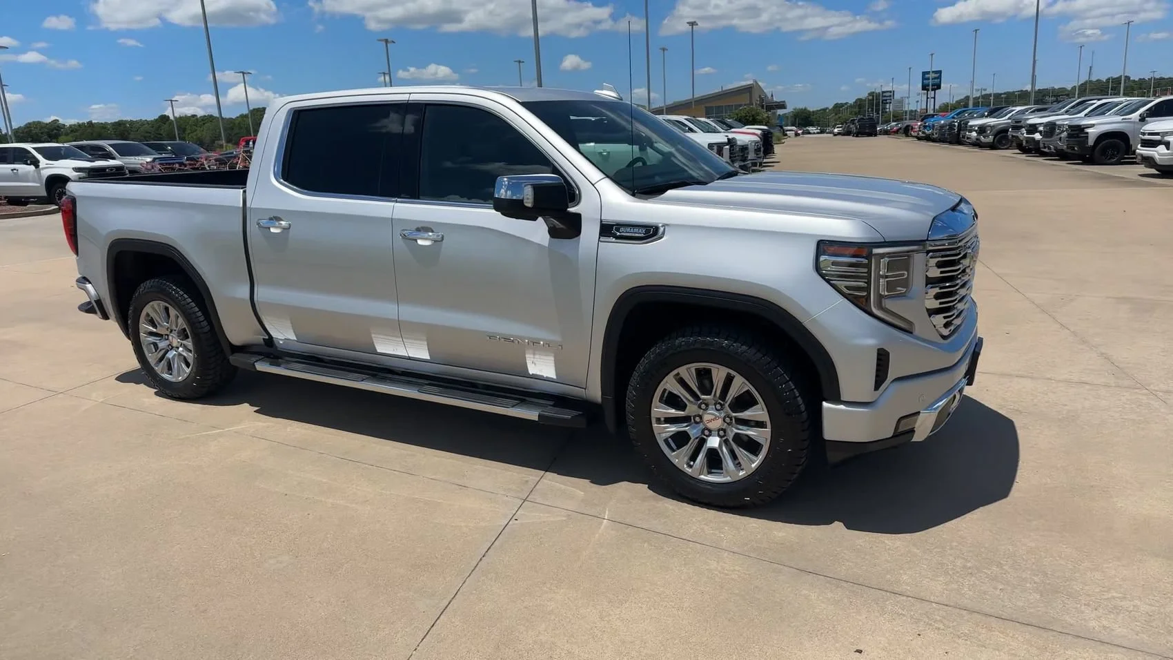 Used 2022 Quicksilver Metallic GMC Denali image 3