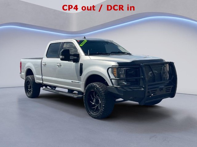 Pre-Owned 2019 Ford F-250 Super Duty LARIAT 4WD Crew Cab