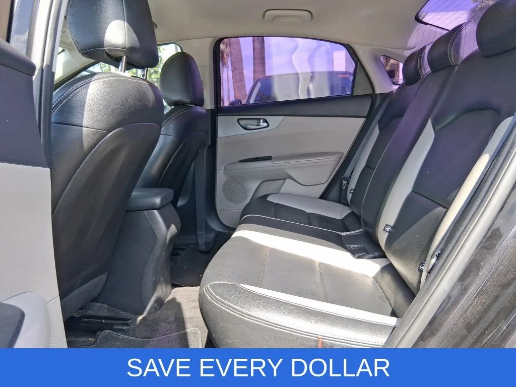 Used 2021 Black Kia LXS image 16