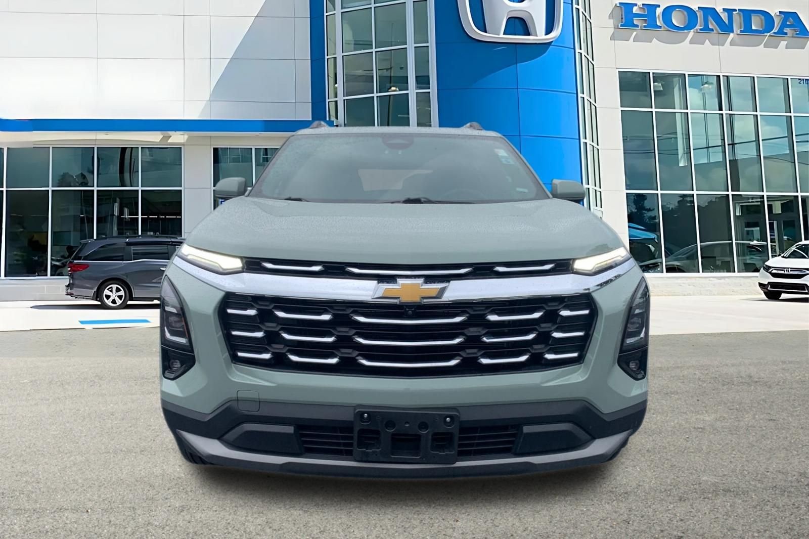 Used 2025 Green Chevrolet LT image 8