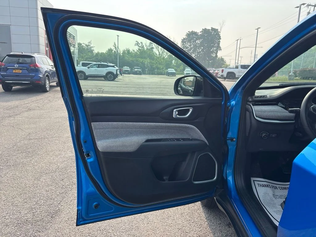 Used 2024 Blue Jeep Latitude image 16