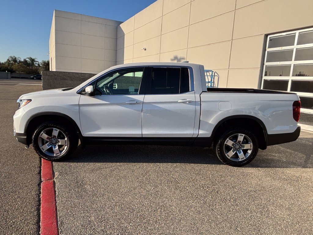 Certified Used 2026 Platinum White Pearl Honda RTL image 8