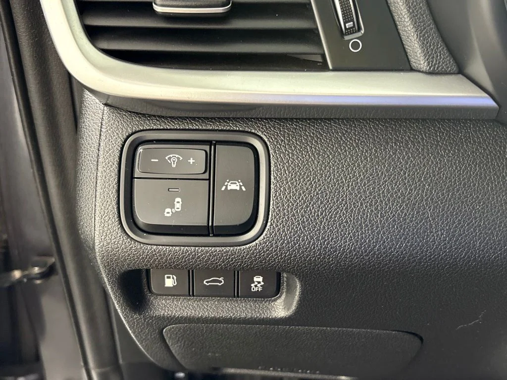 Certified Used 2019 Platinum Graphite Kia LX image 29