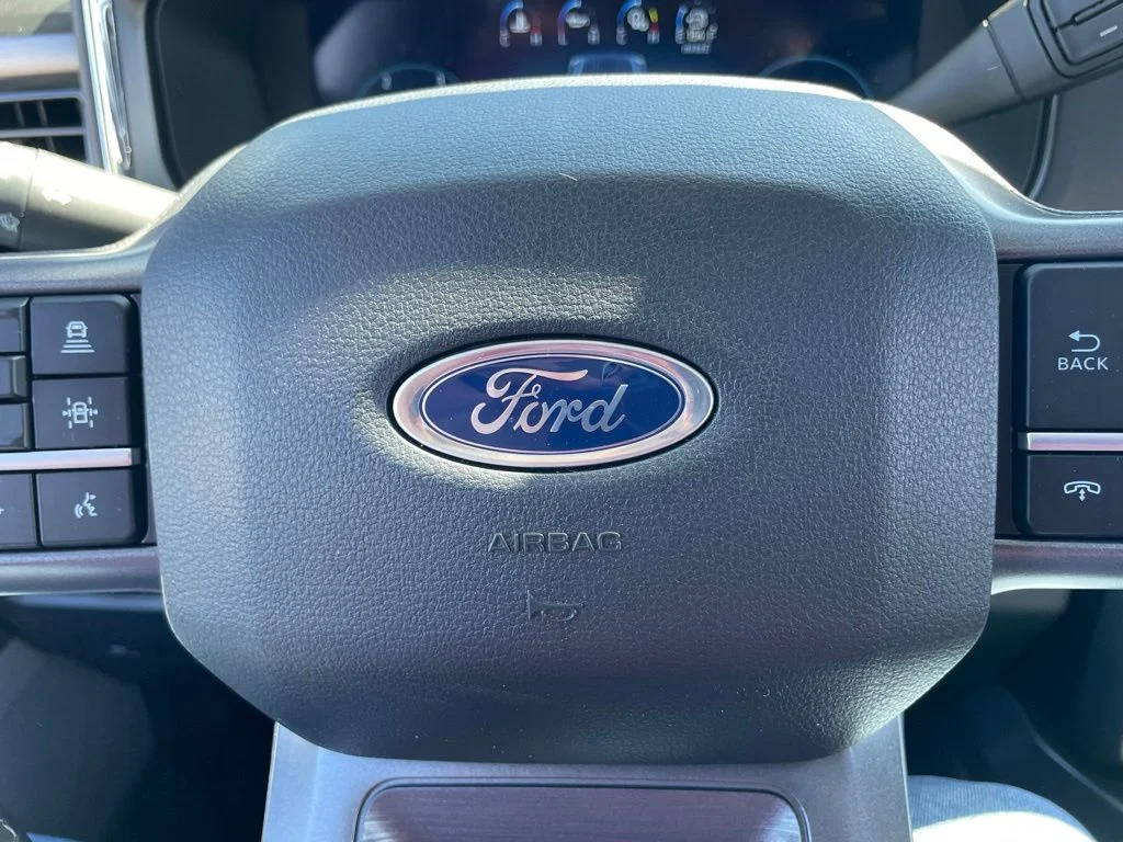 New 2026 Star White Metallic Tri-Coat Ford F-350® Lariat® image 20