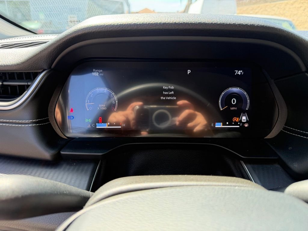 Used 2023 White/off-white Jeep Laredo image 19