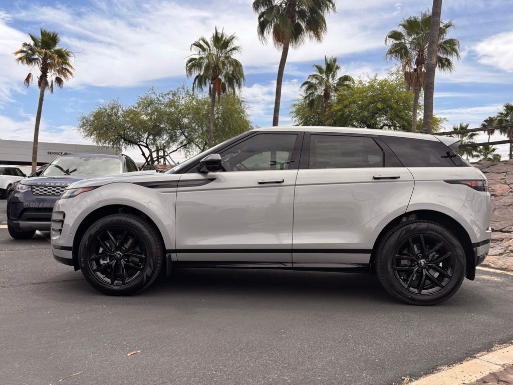New 2026 Seoul Pearl Silver Land Rover Dynamic image 3