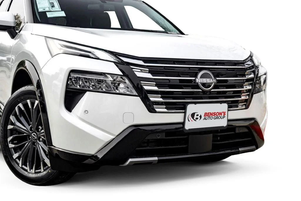 New 2026 White Nissan Platinum image 3