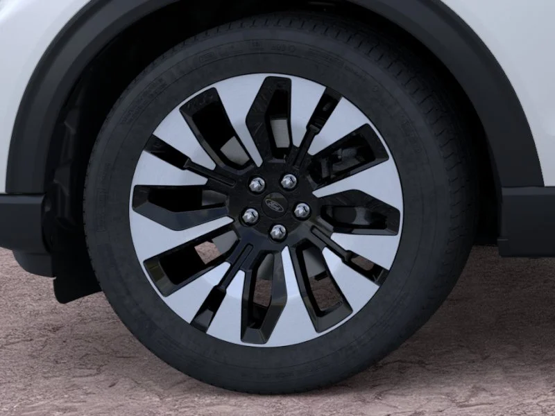 New 2026 Star White Metallic Tri-Coat Ford Platinum™ image 42