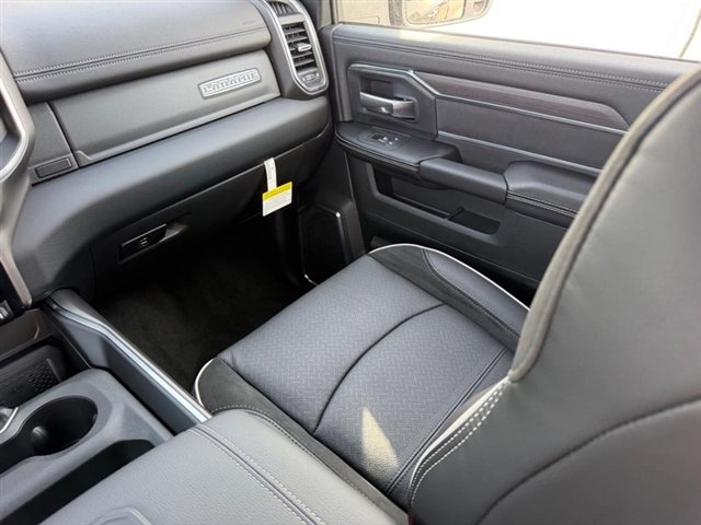 New 2027 Diamond Black Crystal Pearl-Coat Exterior Paint RAM Laramie image 16