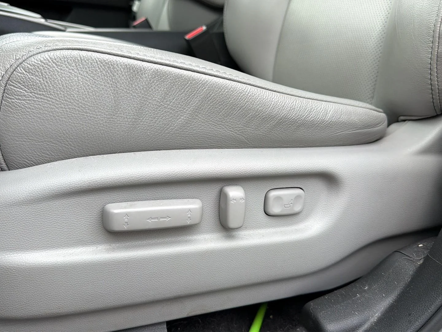 Used 2023 Platinum White Pearl Honda EX-L image 19