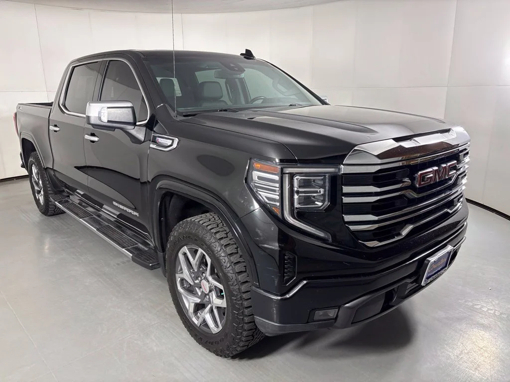 Used 2023 ONYX BLACK GMC SLT image 2