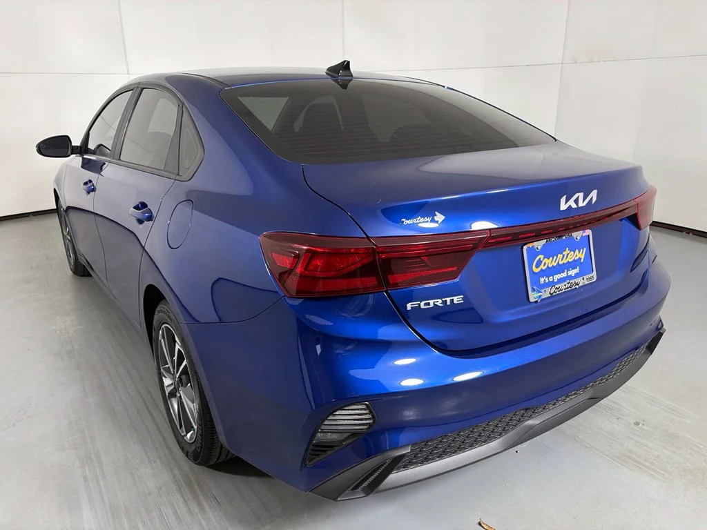 Used 2023 Blue Kia LXS image 6